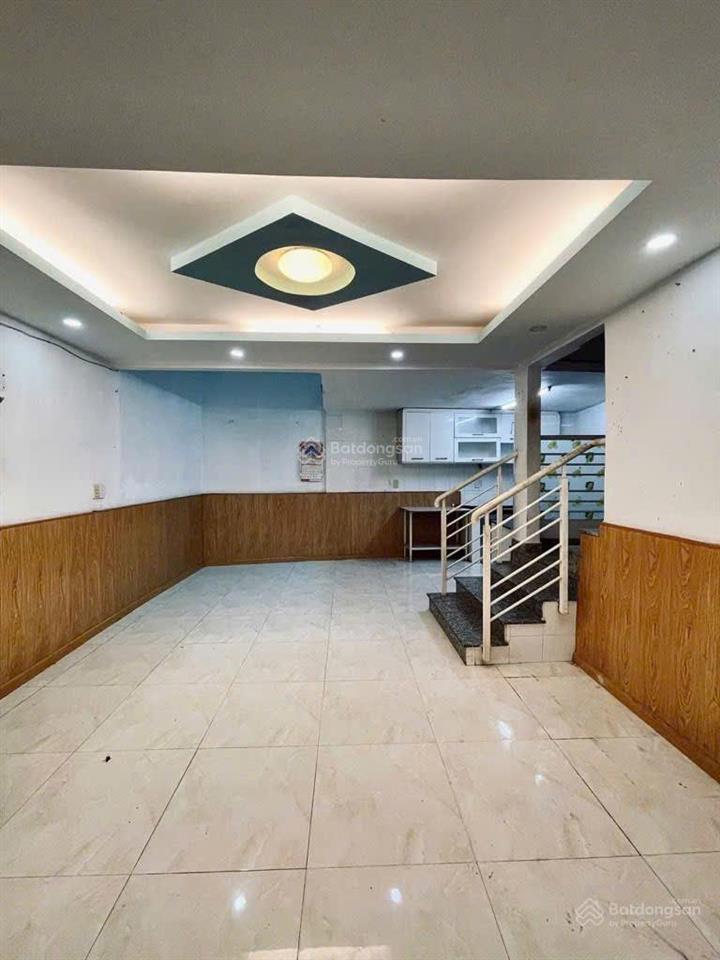 3 tầng 60m2 nở hậu 5m hẻm xe hơi cách mạng tháng 8  gần cv lê thị riêng 8.95 tỷ