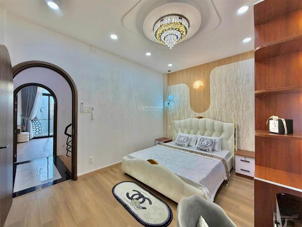 4 tầng, 5pn, 52m2, nở hậu 6.5m, gần hẻm xe hơi phan đình phùng, full nội thất, vào ở ngay, 9.85 tỷ