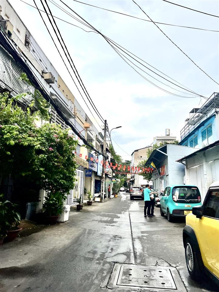 Giảm chào chỉ 8,98 tỷ, vay bank gấp bán, 4 tầng, 55m2, hẻm xe hơi cách mạng tháng 8, gần metro