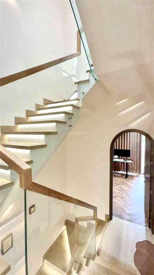 4 tầng, 5pn, 50m2, nhà đẹp hẻm 4m, giáp phan xích long phú nhuận, vào ở ngay, 8.75 tỷ