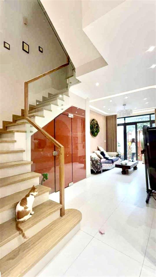 4 tầng, 5pn, 50m2, nhà đẹp hẻm 4m, giáp phan xích long phú nhuận, vào ở ngay, 8.75 tỷ