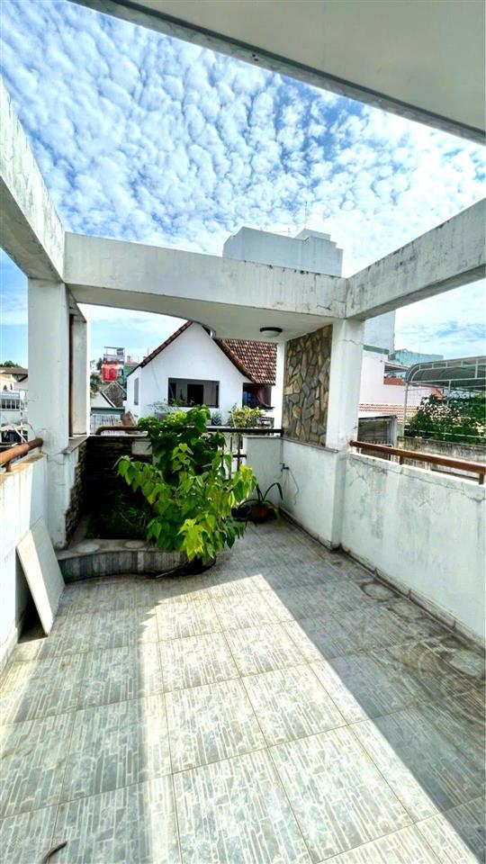 4 tầng 61m2  5pn  vài bước ra hẻm xe hơi lý chính thắng, hai bà trưng  nhỉnh 8 tỷ