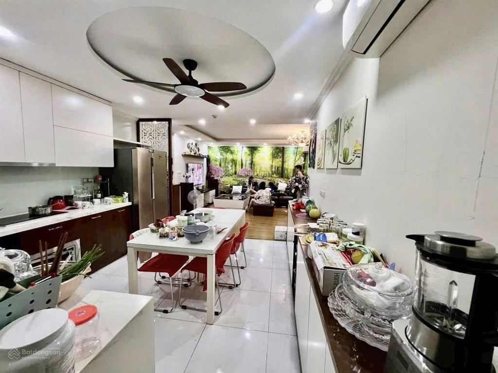 Bán căn hộ chung cư m5 nguyễn chí thanh, căn góc 2 thoáng, nhà đẹp ở ngay, view thoáng, tầng trung