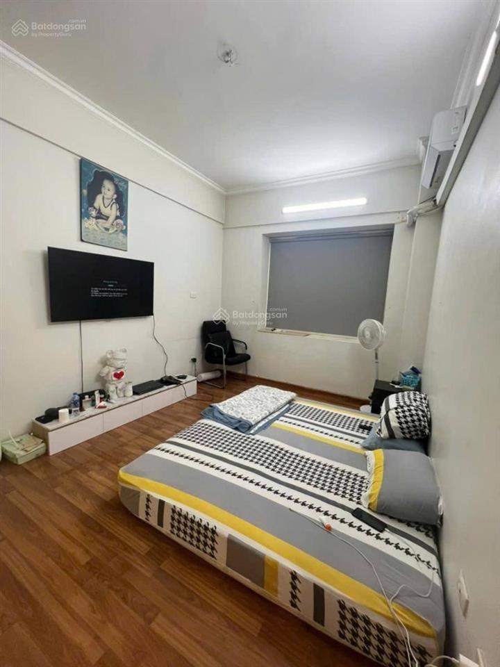 Bán căn hộ chung cư phố lạc trung, nhà mới đẹp ở ngay, tầng đẹp, view thoáng vĩnh viễn, giá đầu tư