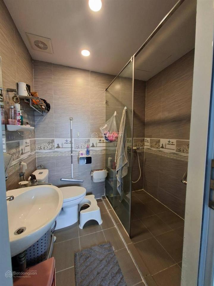 Bán căn hộ chung cư phố lạc trung, nhà mới đẹp ở ngay, tầng đẹp, view thoáng vĩnh viễn, giá đầu tư