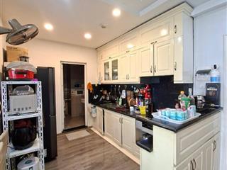 Bán căn hộ chung cư phố lạc trung, nhà mới đẹp ở ngay, tầng đẹp, view thoáng vĩnh viễn, giá đầu tư