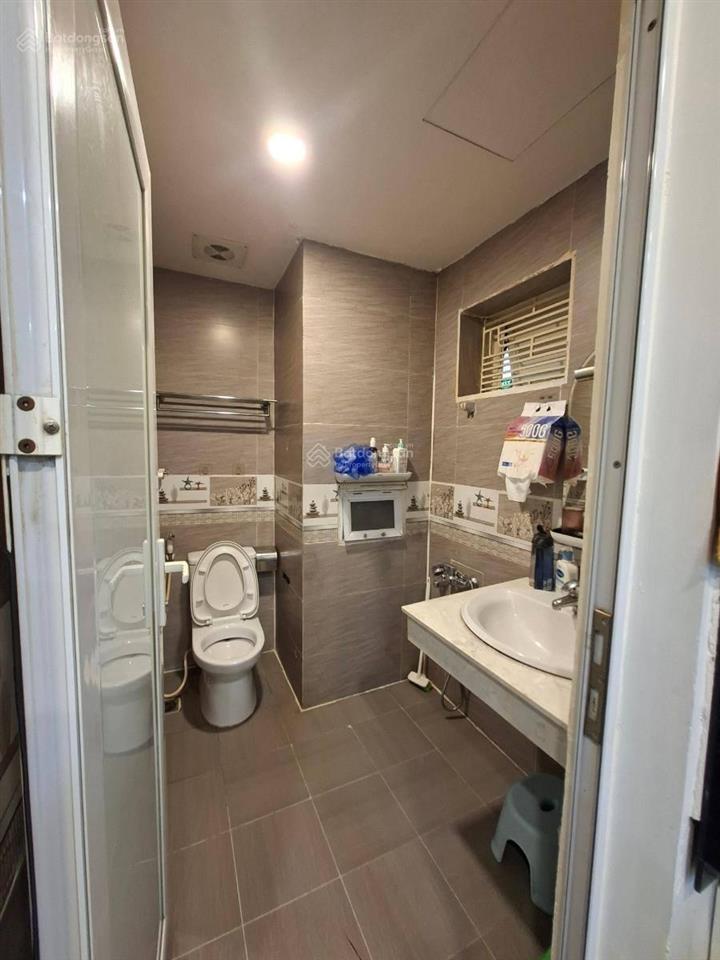 Bán căn hộ chung cư phố lạc trung, nhà mới đẹp ở ngay, tầng đẹp, view thoáng vĩnh viễn, giá đầu tư