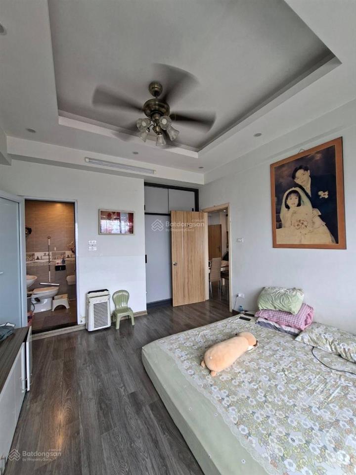 Bán căn hộ chung cư phố lạc trung, nhà mới đẹp ở ngay, tầng đẹp, view thoáng vĩnh viễn, giá đầu tư