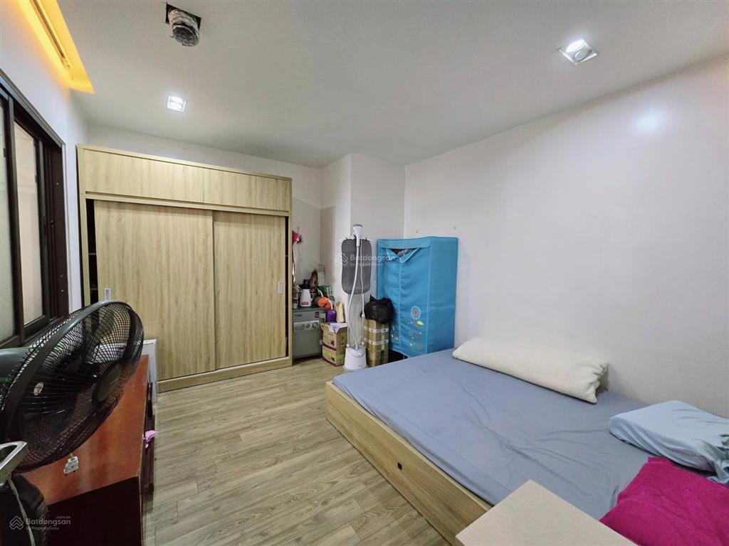 Bán căn hộ chung cư diamond flower , nhà mới đẹp ở ngay , view thoáng , khu vực ít nhà bán