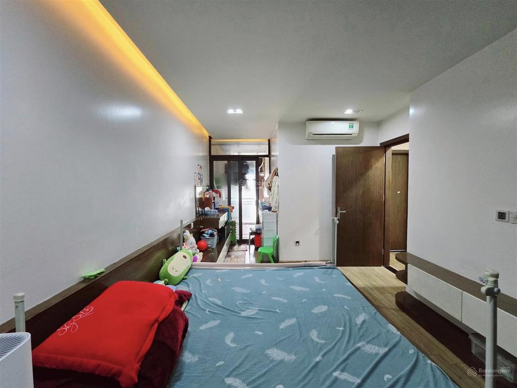 Bán căn hộ chung cư diamond flower , nhà mới đẹp ở ngay , view thoáng , khu vực ít nhà bán