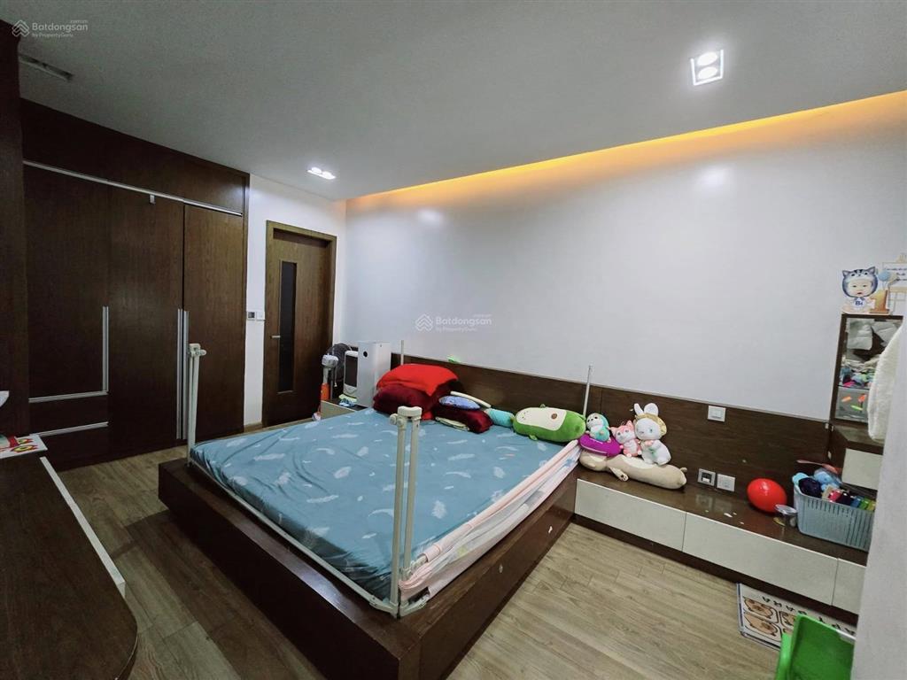 Bán căn hộ chung cư diamond flower , nhà mới đẹp ở ngay , view thoáng , khu vực ít nhà bán