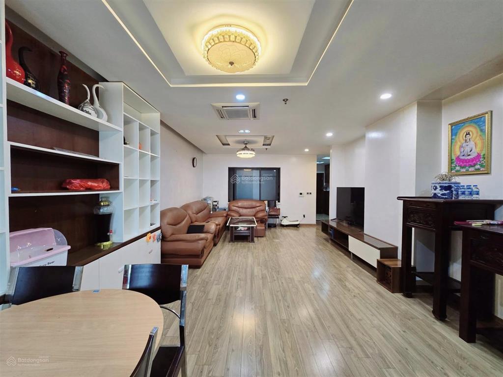 Bán căn hộ chung cư diamond flower , nhà mới đẹp ở ngay , view thoáng , khu vực ít nhà bán