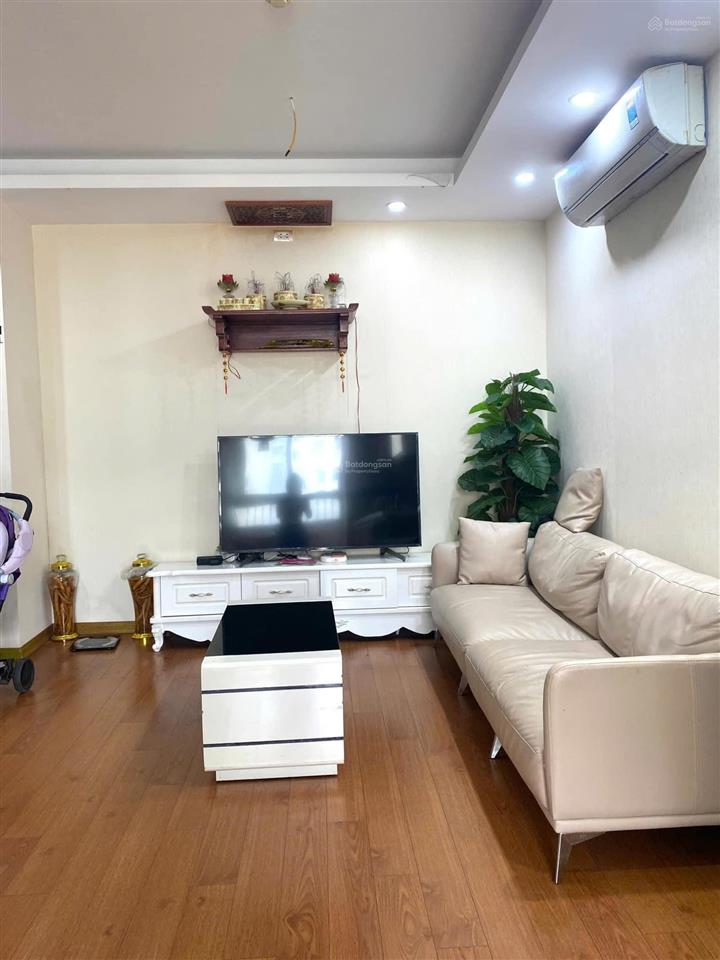 Bán căn hộ chung cư k35 tân mai, căn góc 2 thoáng, nhà đẹp ở ngay, tầng trung đẹp, chưa đến 8 tỷ