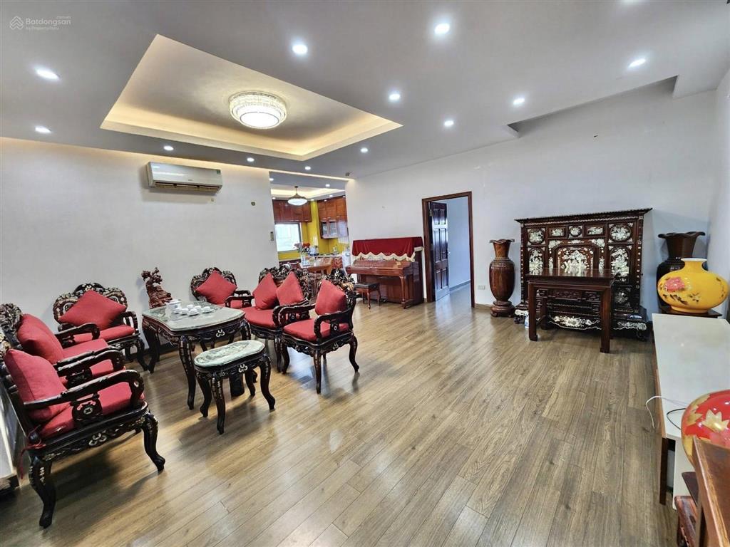Bán căn hộ chung cư thăng long garden , căn góc 2 thoáng , nhà đẹp ở ngay , ban công hương mát