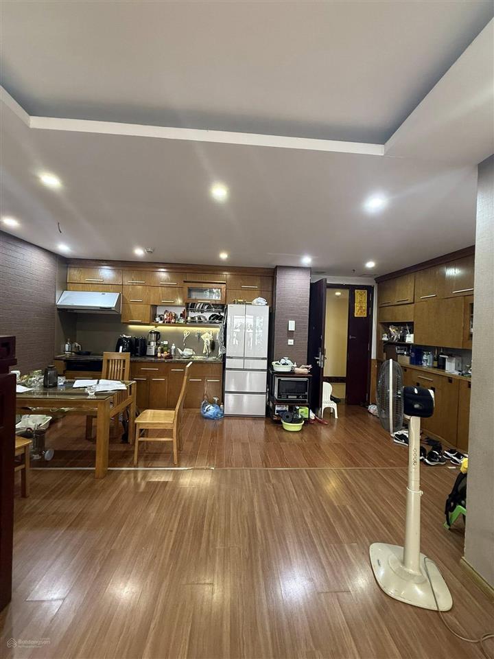 Bán căn hộ chung cư hòa bình green city 505 minh khai , ban công hướng mát , tầng cao view thoáng
