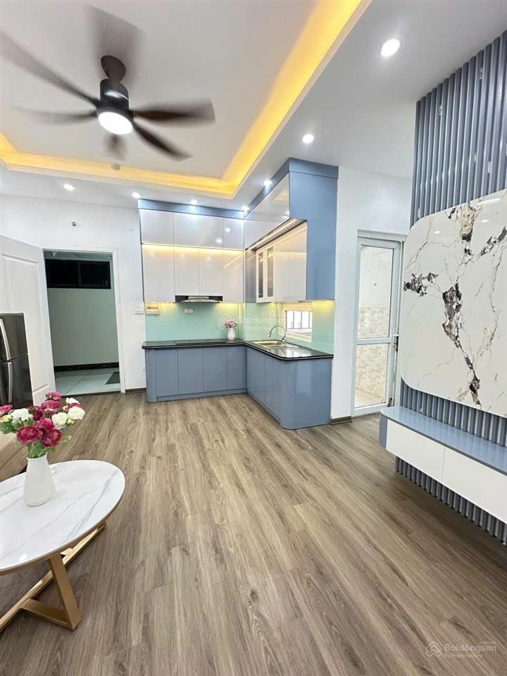 Tớ bán nhanh căn góc tầng trung thang thấp tòa ct12a 53.5m2 ban công đông nam, kim văn kim lũ