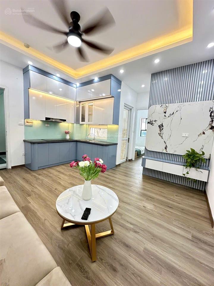 Tớ bán nhanh căn góc tầng trung thang thấp tòa ct12a 53.5m2 ban công đông nam, kim văn kim lũ
