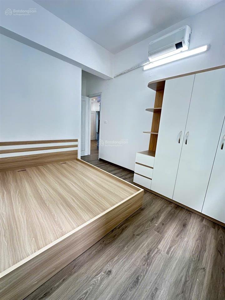 Tớ bán nhanh căn góc tầng trung thang thấp tòa ct12a 53.5m2 ban công đông nam, kim văn kim lũ