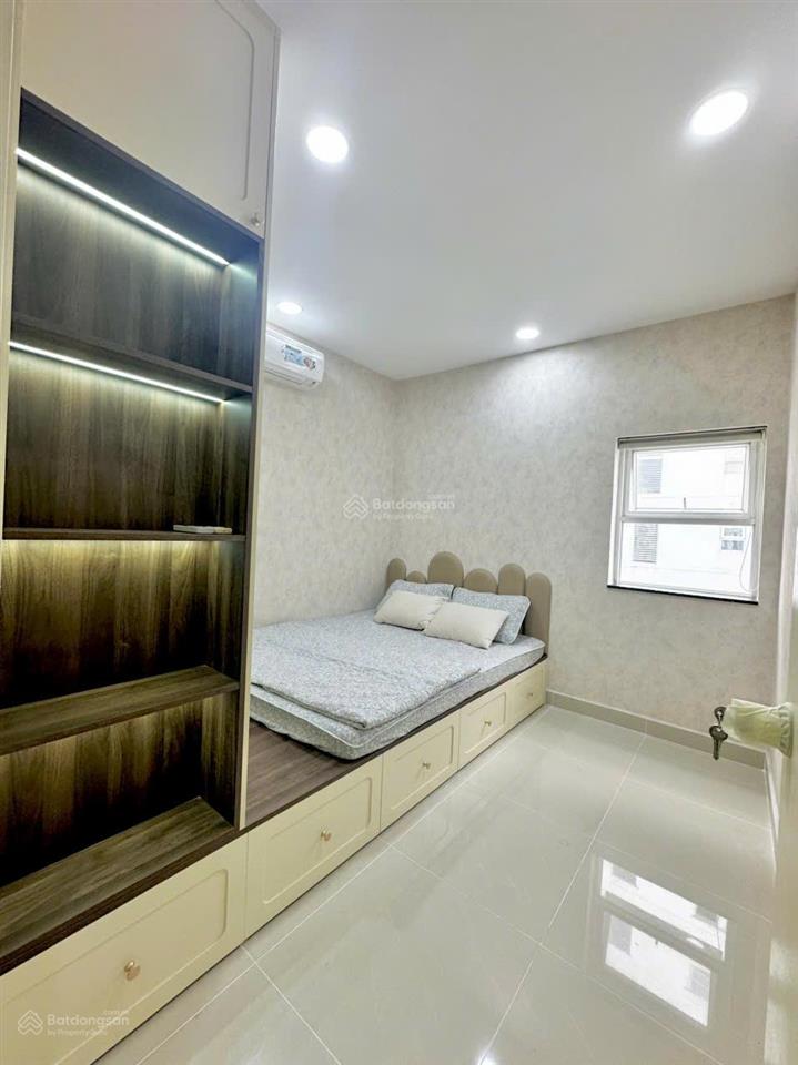 Hot hot++ bán cc 2pn, 2vs, 82m2, bán 3,8 tỷ tại oriental plaza