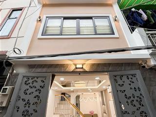 Nhà mới ở ngay  khu ẩm thực phan xích long  3 tầng btct  3pn + bàn trà chill + sân thượng