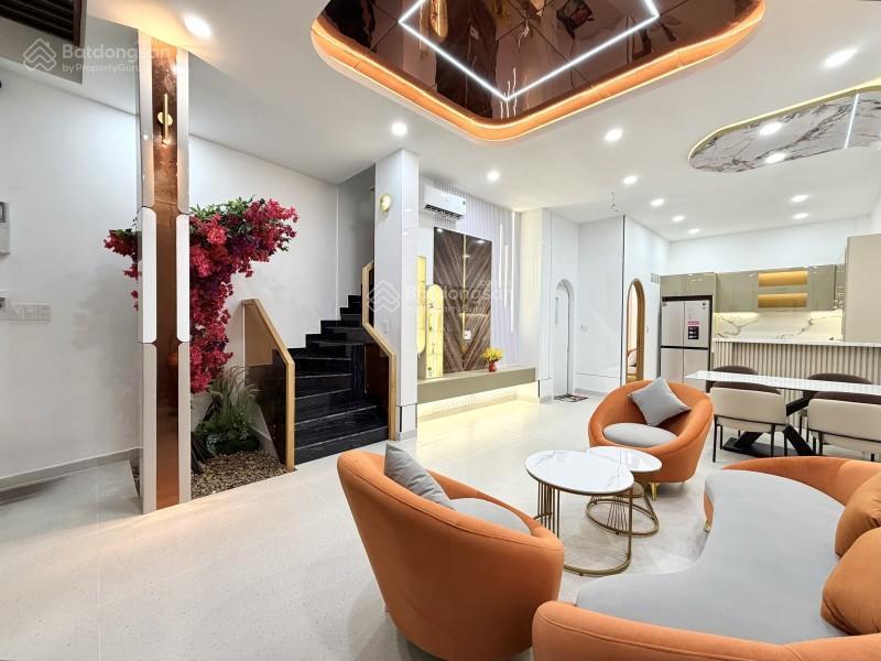 Siêu phẩm giá tốt  nơ trang long  64m2 (5.3x13) 3 tầng 4pn 4 wcphòng trà xông hơi 1 căn ra ô tô