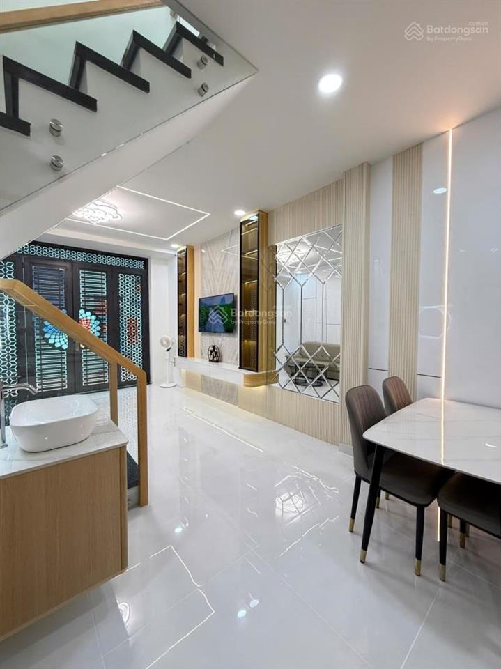 Hiếm khuông việt sát đầm sen nhà mới dọn vào ở ngay  40m2 1 trệt 1 lầu 3 pn  hẻm xe hơi đỗ cửa