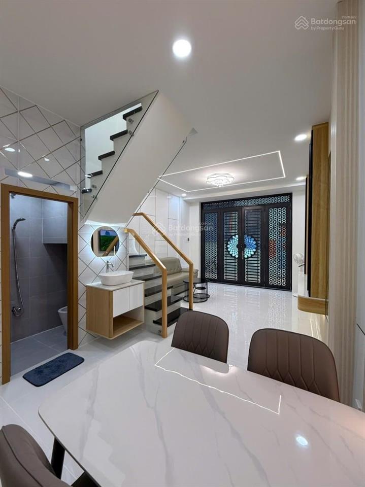 Hiếm khuông việt sát đầm sen nhà mới dọn vào ở ngay  40m2 1 trệt 1 lầu 3 pn  hẻm xe hơi đỗ cửa