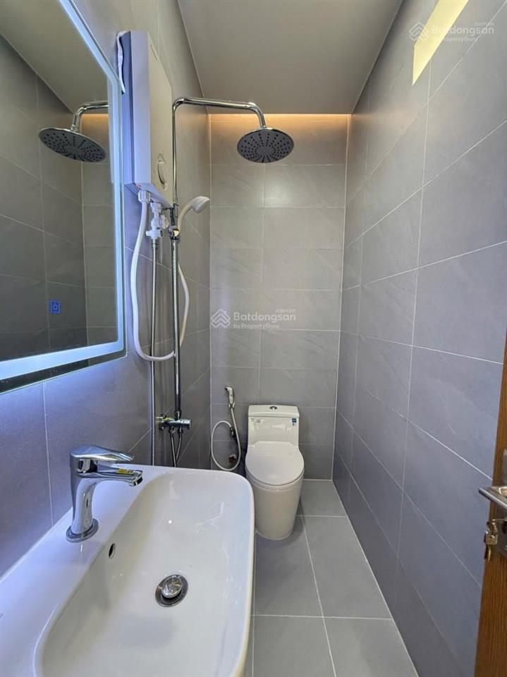 Hiếm khuông việt sát đầm sen nhà mới dọn vào ở ngay  40m2 1 trệt 1 lầu 3 pn  hẻm xe hơi đỗ cửa