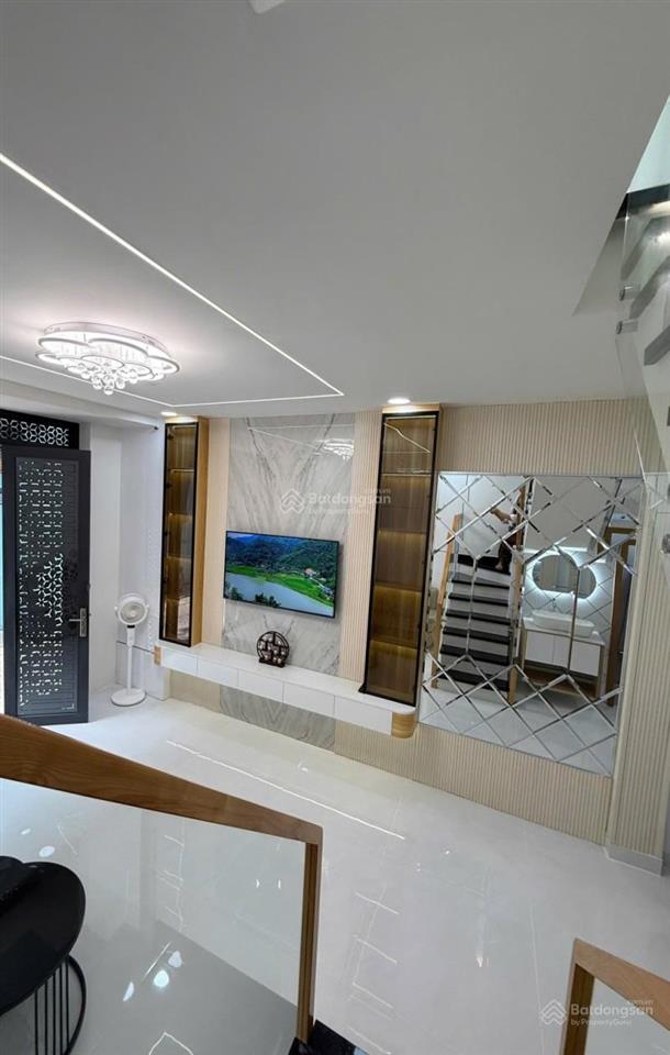 Hiếm khuông việt sát đầm sen nhà mới dọn vào ở ngay  40m2 1 trệt 1 lầu 3 pn  hẻm xe hơi đỗ cửa