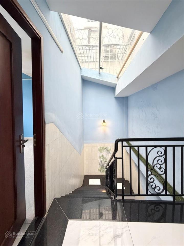 Siêu diện tích 67m2 4 tầng btct ngang lớn 7.8m cách mặt tiền 10m tiện làm văn phòng  ở đông người
