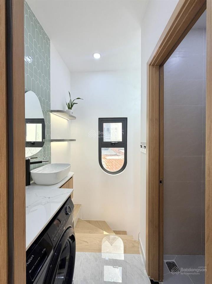 Nhà mới 3 tầng  lê quang định, p7, bình thạnh  dtsd 40m²  tặng full nội thất  hẻm 3 gác sát mt