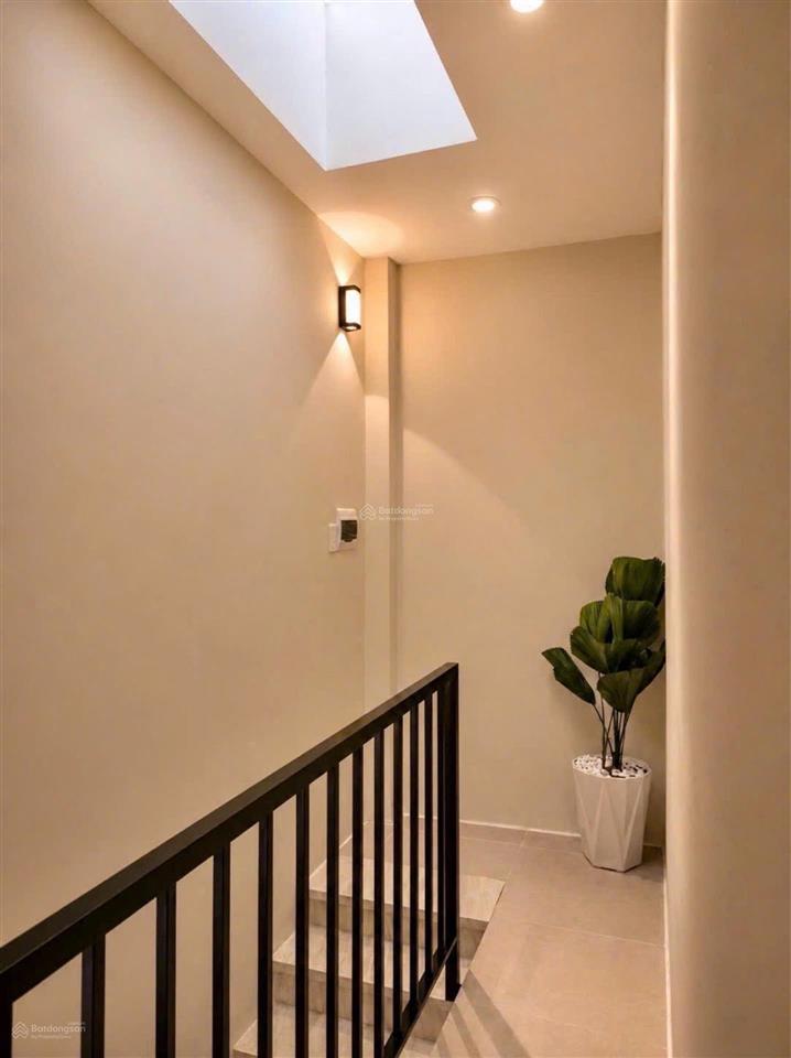 Nhà mới đẹp  lê quang định  ngang lớn 5.5 x 4.2  dtsd 39m2  2 pn 2 wc  không lộ giới quy hoạch