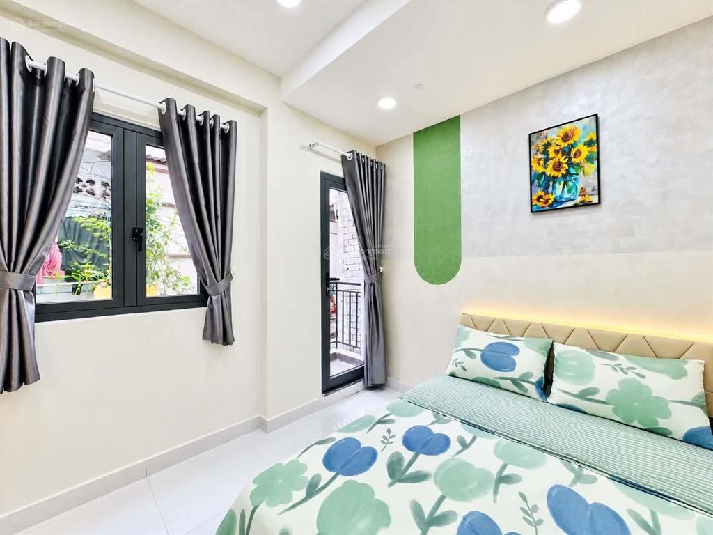 Nhà đẹp sát mặt tiền hoàng hoa thám  4 tầng 4 pn  sân thượng chill  full nội thất