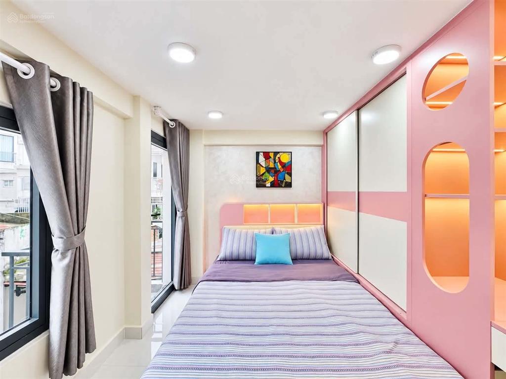 Nhà đẹp sát mặt tiền hoàng hoa thám  4 tầng 4 pn  sân thượng chill  full nội thất