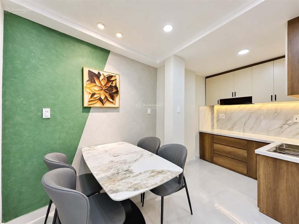 Nhà đẹp sát mặt tiền hoàng hoa thám  4 tầng 4 pn  sân thượng chill  full nội thất
