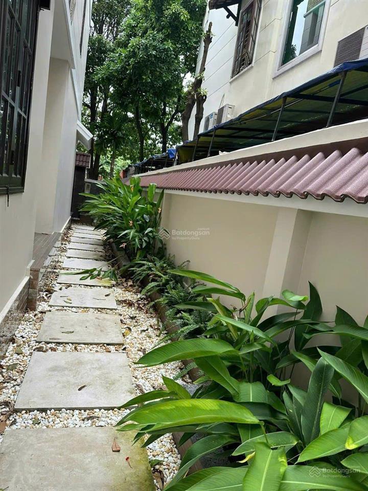 Tòa nhà đường số 15, khu trung sơn, h. bình chánh, 12,5*20 = 247,5m2, bán 35 tỷ  thuê 80tr