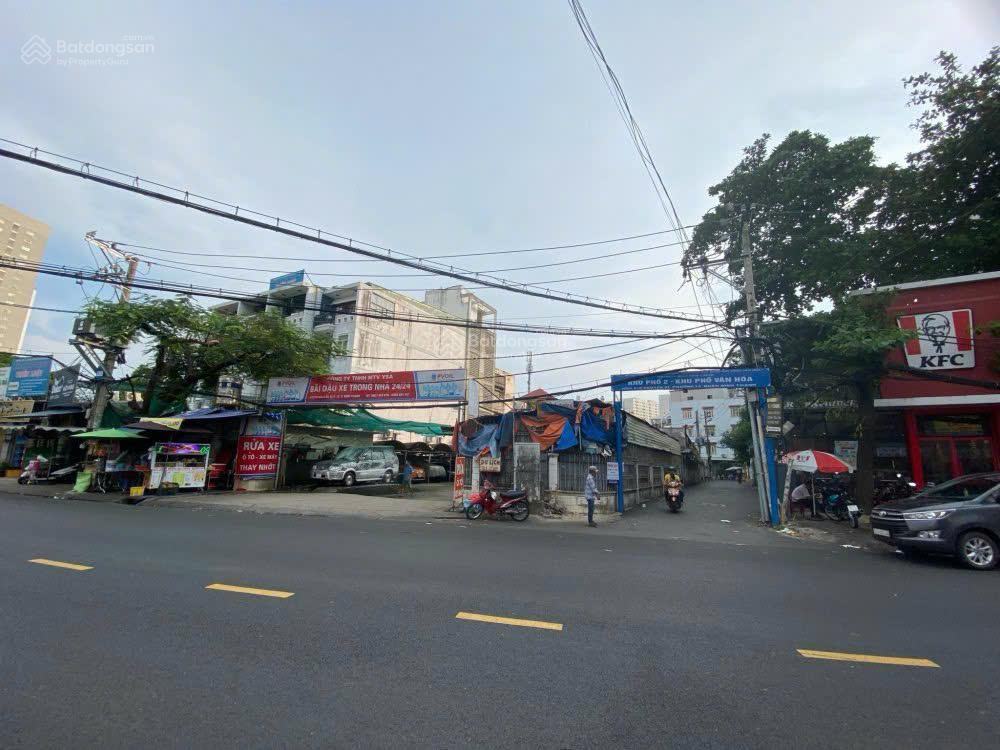 Đất | 215 nguyễn xí, p. 13, q. bình thạnh | 20*61 = 1100m2 | bán 330 tỷ  thuê đàm phán
