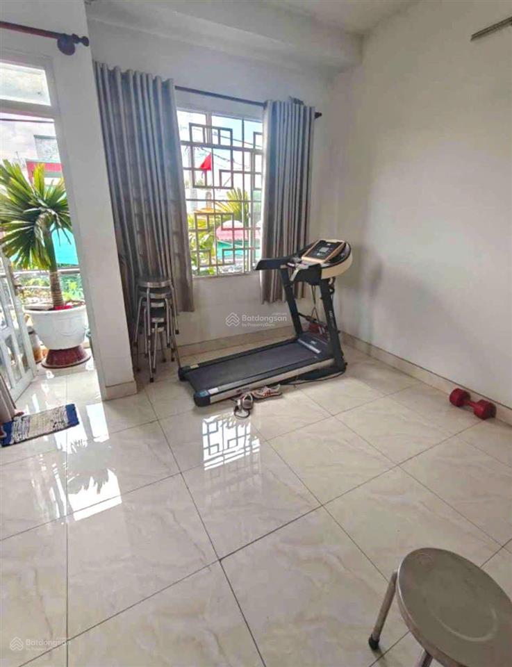 Sát bến xe quận 8, 92m2 nở hậu ô tô đỗ cửa chỉ 6.25 tỷ. căn nhà hiếm có với diện tích lớn
