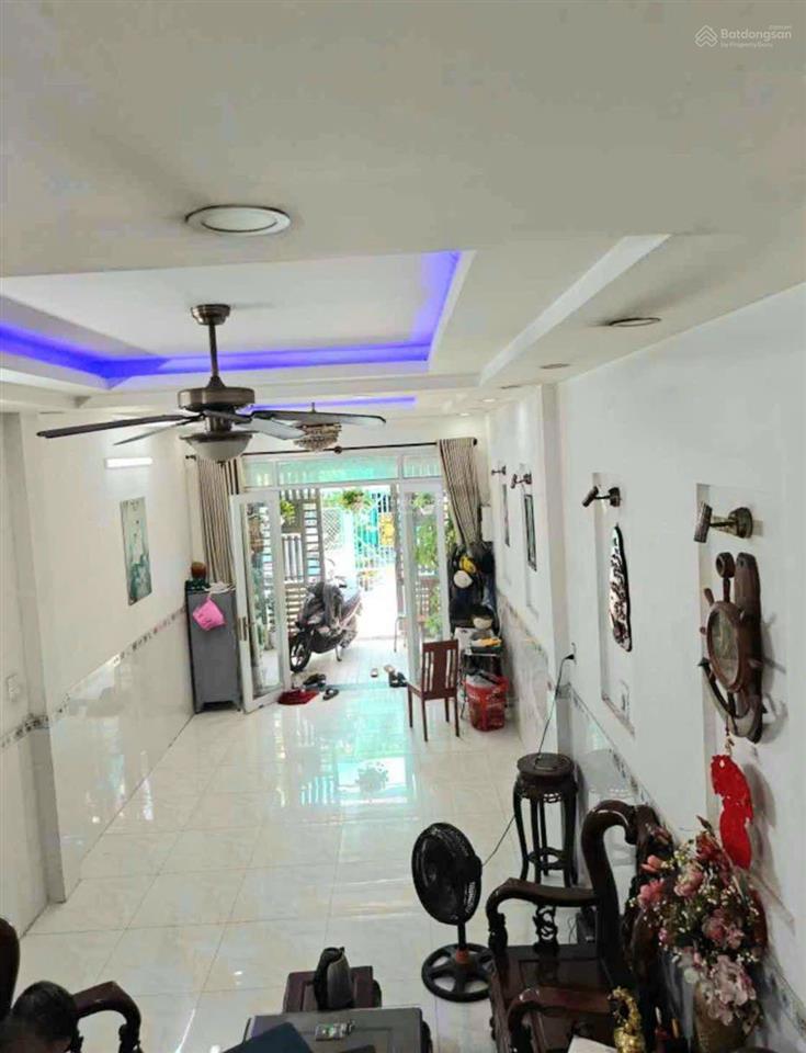 Sát bến xe quận 8, 92m2 nở hậu ô tô đỗ cửa chỉ 6.25 tỷ. căn nhà hiếm có với diện tích lớn