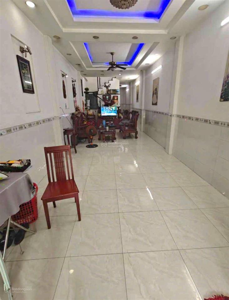 Sát bến xe quận 8, 92m2 nở hậu ô tô đỗ cửa chỉ 6.25 tỷ. căn nhà hiếm có với diện tích lớn