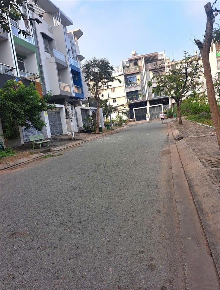 Bán đất kdc dương hồng mizuki sát bến xe quận 8 100m giá 8.8 tỷ
cần bán lô đất đẹp