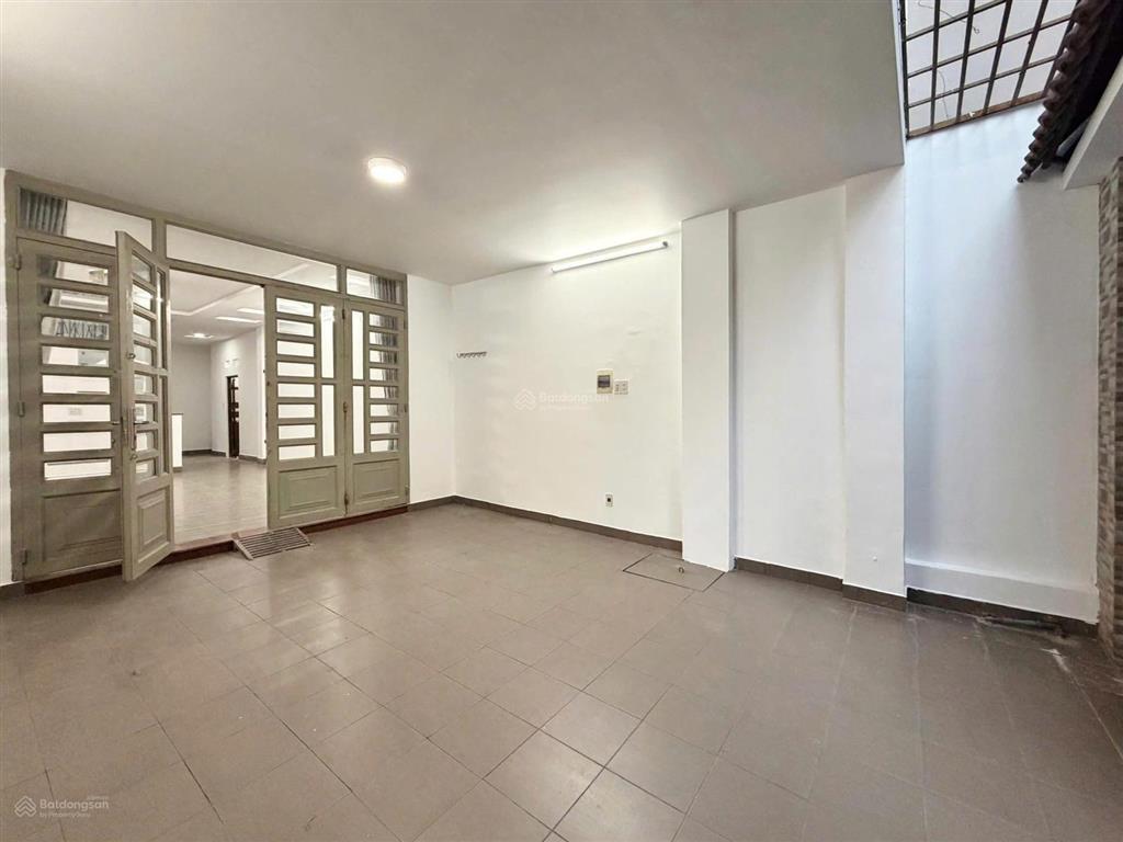 Bán nhà hẻm 479 nguyễn kiệm, 4,7x17m 90m2 sàn 3 tầng 3pn chỉ 16 tỷ nhỉnh