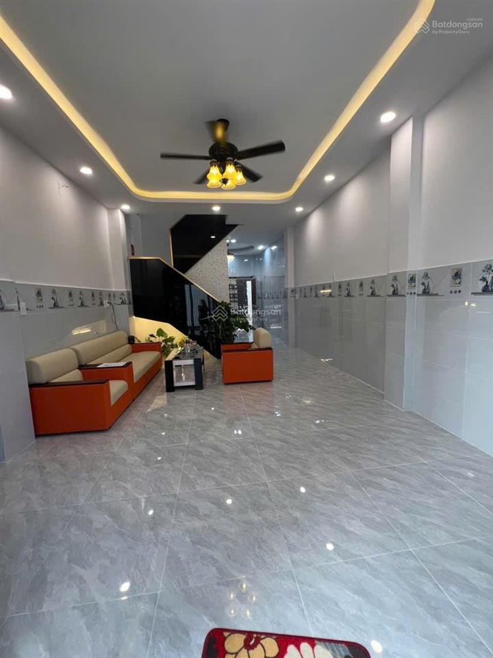 Bán gấp nhà sát mt bà hom, dt 4x11m, 2 tầng 2 pn 2 wc, cách 10m ra hxh