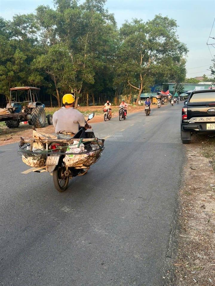 Đất ngay chợ tự phát  chánh phú hòa  bến cát