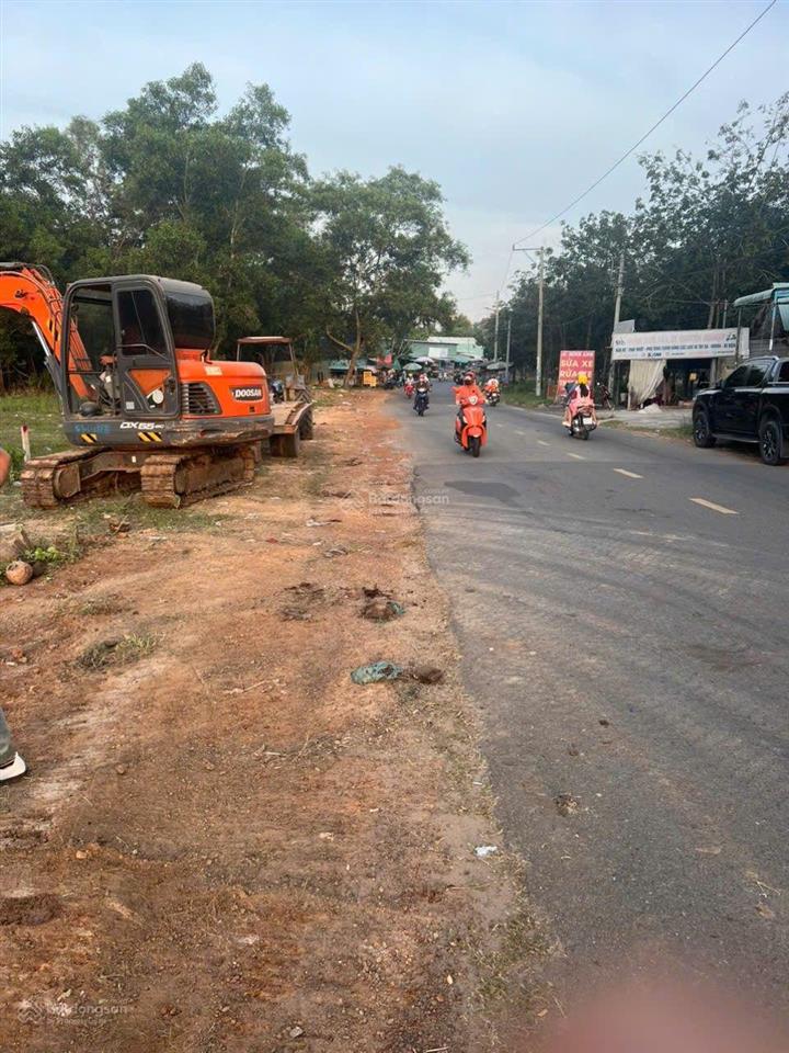 Đất ngay chợ tự phát  chánh phú hòa  bến cát