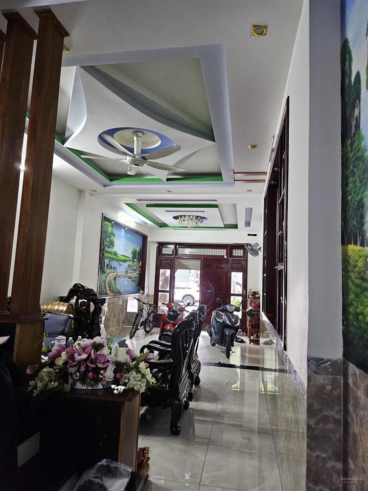 7 tỷ 700 nhà mặt tiền kinh doanh đường số 1 khu toa xe lửa. ngay vincom. 3 tầng. dt 76m2. tp dĩ an