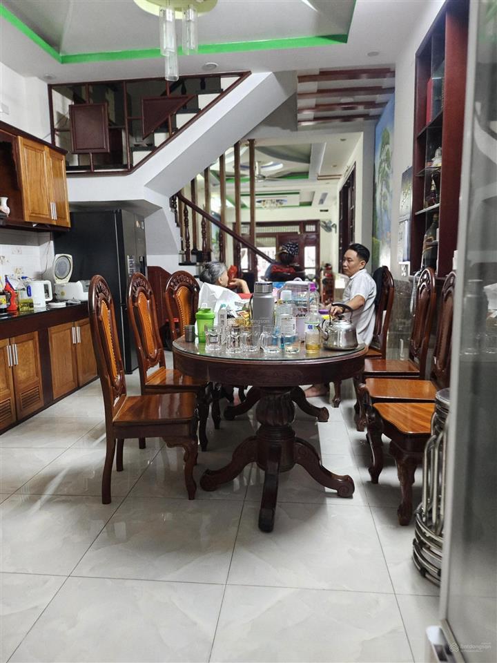 7 tỷ 700 nhà mặt tiền kinh doanh đường số 1 khu toa xe lửa. ngay vincom. 3 tầng. dt 76m2. tp dĩ an