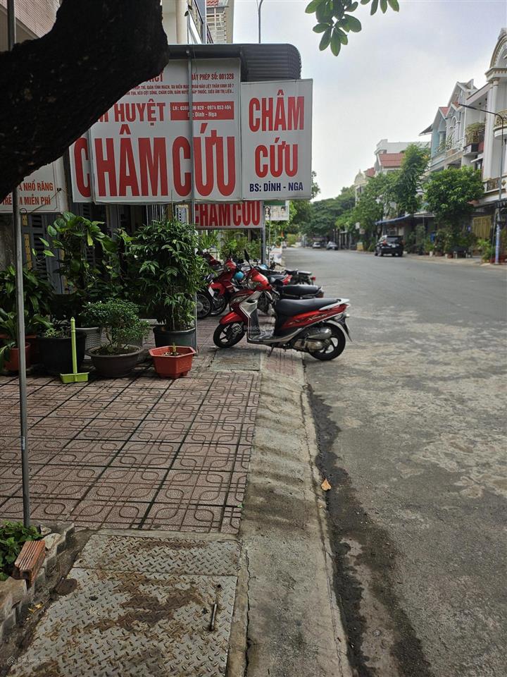 7 tỷ 700 nhà mặt tiền kinh doanh đường số 1 khu toa xe lửa. ngay vincom. 3 tầng. dt 76m2. tp dĩ an