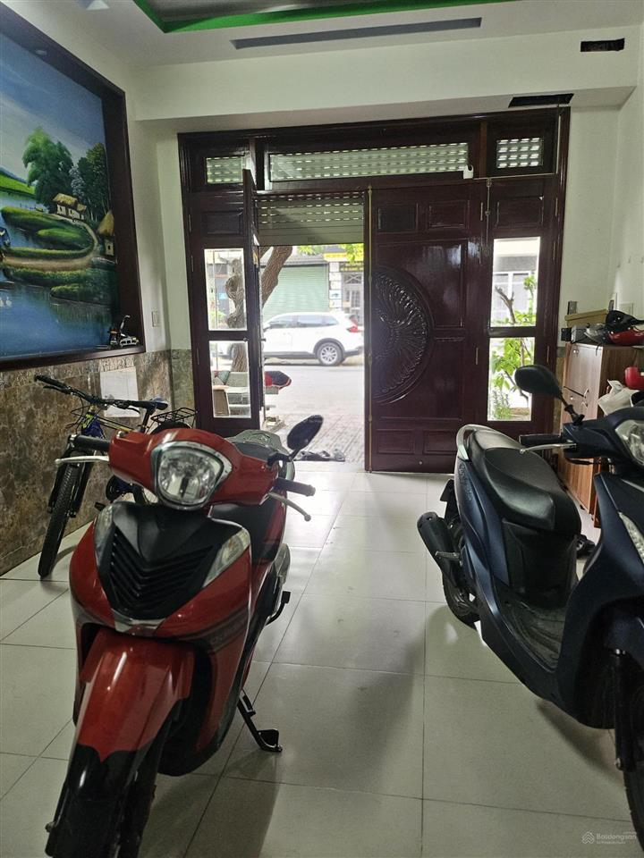 7 tỷ 700 nhà mặt tiền kinh doanh đường số 1 khu toa xe lửa. ngay vincom. 3 tầng. dt 76m2. tp dĩ an