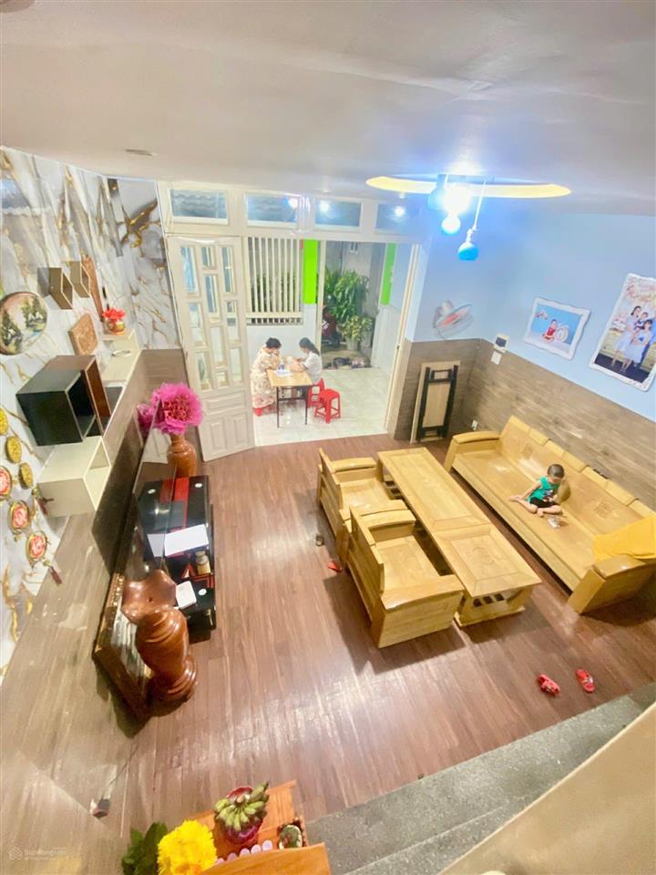 4tỷ190 nhà 3 tầng ngay chợ đoàn thị kia dĩ an. hẻm xe hơi đậu cửa. không có căn thứ 2